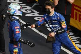 Pembalap tim renault, daniel ricciardo mengenakan helm baru yang dibuat khusus untuk mengenang mendiang kobe bryant pada tes pramusim formula 1 (f1). Formel 1 Norris Was Sainz Besser Gemacht Hat Als Ricciardo