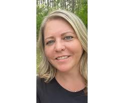 Kelly Iverson's Instagram, Twitter & Facebook