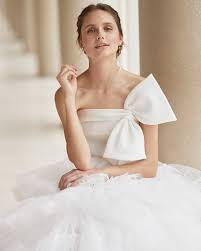 Gefunden bei happy brautmoden brautkleid elegant, elegantes brautkleid, aire barcelona, rosa clara, spitze, spitzenkleid, edel, elegant, fließend,. Aire Barcelona Brautkleider Und Festkleider