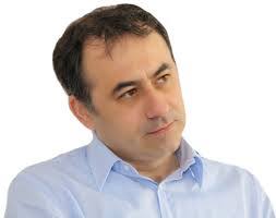 Robert Sova's Instagram, Twitter & Facebook