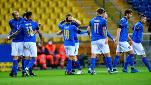 Startseite aktuelle news siebter coronafall in italiens nationalmannschaft. Berardi Fein Immobile Mit Hilfe Italien Schlagt Nordirland Kicker