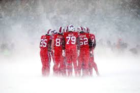 Incredible scenes in buffalo as the bills play indianapolis colts in a blizzard with both teams unable to see the ball during certain plays. Snow Bowl 2017