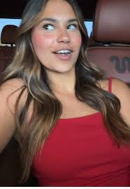 Jasmine Bergeron's Instagram, Twitter & Facebook