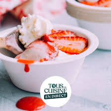 Salade De Fraises A La Fleur D Oranger Creme Legere Recette En 2020 Salade De Fraises Poire Recette Cuisine