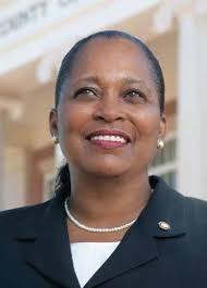 Peggy Magee's Instagram, Twitter & Facebook