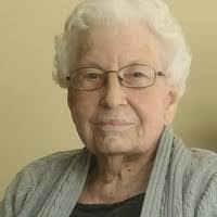 Kelly Delk's Instagram, Twitter & Facebook