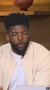 Acho reacts to Shedeur Sanders falling out of the 1st Round 👀