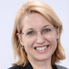 Anne Beall's Instagram, Twitter & Facebook