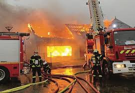 Une Maison Entierement Detruite Par Les Flammes Pres De Craon Haut Anjou