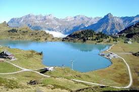 Von der bergstation leicht absteigen zum staudamm bis zum kinderspielplatz und der. 4 Seen Hohenwanderung Melchsee Frutt Tannalp Engstlenalp Jochpass Engelberg Wanderung Engelberg Ferien