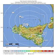Col nome di terremoto dell'aquila del 2009 si intende una serie di eventi sismici, iniziati nel dicembre 2008 e terminati nel 2012, con epicentri nell'intera area della città, della conca aquilana e di parte della provincia dell'aquila (bassa valle dell'aterno, monti della laga e monti dell'alto aterno). Gmniixfqy5ojgm