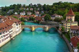 Bern ou berna é a capital da suíça, embora seja comum associar zurique a esse posto, por ser uma cidade maior e mais conhecida. Pin Em Suica Lugares Maravilhosos