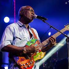 Jacob desvarieux lance son projet solo nanm kann, où il interprète les chansons de son album solo euphrasines blues sorti en 1999 et revisite le répertoire de kassav' avec une sonorité jazz. Covid 19 Jacob Desvarieux Co Founder Of Kassav Admitted To Intensive Care At The Chu