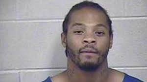 Flatulência de detido interrompe interrogatório