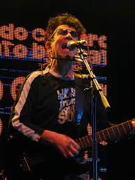Chords kept from the live version included in la torre di babele album. Edoardo Bennato Wikipedia