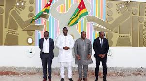 Présentation en vidéo de l'université de lomé! Togo Devoilement Des Fresques Sur La Cloture De L Universite De Lome