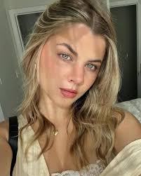 Happy birthday, lovely Anna! How do you honor someone who is worthy of more  than my words can adequately communicate? Anna, I am so proud of you! I am  honored to be