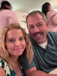 Can someone remove people from the background of a photo?