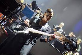 Hans Zimmer Live On Twitter Queen Of The Bass Guitar Yobasscharles Will Be Joining The Hanszimmerlive Tour This Year And We Can T Wait