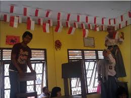 Punya rumah dengan hiasan cantik memang bikin makin betah. 29 Dekorasi Kelas Sma Tema Luar Angkasa