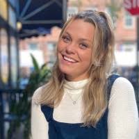 Allegra Lynch's Instagram, Twitter & Facebook