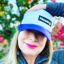 From House 🏠 Of Music to you all ladies and gentlemen in the house 🏠