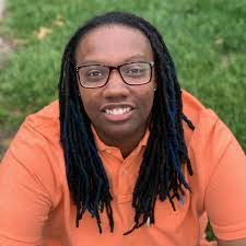 Amber Buck's Instagram, Twitter & Facebook