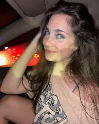 Betsy (@betsywillis_) • Instagram photos and videos