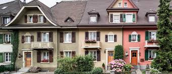 Der budgetrechner zeigt ihnen, wie viel sie der hauskauf oder ein anderer immobilienerwerb maximal kosten darf. Eigenheim In Basel Kann Ich Es Mir Leisten Basler Kantonalbank