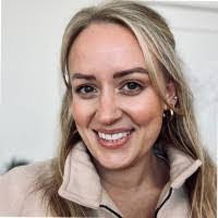 Amber Buckmaster's Instagram, Twitter & Facebook