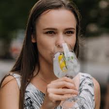 Danes je en dan po mednarodnem dnevu gin tonika. Saj lahko vseeno enega, a  ne? 🤷‍♂️ #gintonik #gin #gintonicday #ginspot #online #gintonictime  #drinkstagram #instadrinks #ginstagram #cocktail #ginslovenia #ginlovers  #ginandtonic #mixology #gincocktails