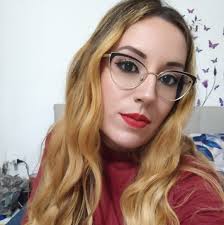 Abbiamo avuto una lite oggi 😳 e lei ha gettato l'anello di matrimonio  dalla finestra ed è andata nella sua stanza. Mentre correvo verso dove era  caduto l'anello, l'ho trovato, poi le