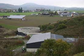 Am westlichen ortsrand führt die b. Einigung Im Jahrelangen Rechtsstreit Um Die Biogasanlage In Mayen Hausen Das Rund 3 Millionen Euro Teure Projekt Kann Nun Umgesetzt Werden Andernach Mayen Rhein Zeitung