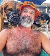 Mark Rowe's Instagram, Twitter & Facebook