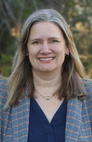 True freshman Alexa Leong scored her first career Fences point in her first  career start at UC Davis. She defeated Ansley Wright, 87-85,