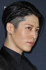 The style includes a short comb over that combines well with the fresh undercut. 40 Brand New Asian Men Hairstyles