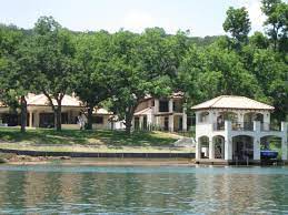 Arrive by a revitalizing water taxi transfer, where nature provides a proper welcome to the texas hill country. Lake Austin Austin Tx Lakefront Homes