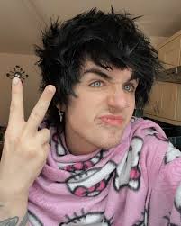 𝕭𝖗𝖆𝖓𝖉𝖔𝖓 𝕯𝖎𝖑𝖑𝖔𝖓 (@BrandonxDillon)