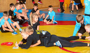 Im letzten kampf sichert sie sich gegen die topgesetzte amerikanerin adeline gray gold und ist die erste deutsche olympiasiegerin im ringen. Llifq7aneytjmm