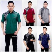 Model ini cocok untuk acara formal dengan menggunakan bawahan jeans hitam dan jilbab biru. Harga Batik Kombinasi Terbaik Batik Pakaian Pria Agustus 2021 Shopee Indonesia