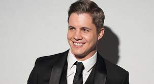 Johnny ruffo (ga) cantante australiano (es); We Talk To Johnny Ruffo About Untouchable