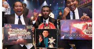 Kumpulan puteh diumumkan sebagai juara program maharaja lawak mega 2019 (mlm2019) sekali gus membawa pulang hadiah wang tunai rm500,000 berserta trofi. Pu Rahmat Buka Kisah Dukaa Puteh Sebelum Bergelar Juara Maharaja Lawak Mega 2019 Dah Tau Ker