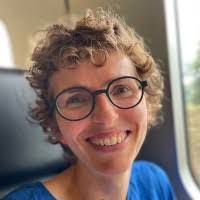 Laura Kettner's Instagram, Twitter & Facebook