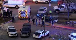 4 Dead In Shooting At Chicago Hospital Including Suspect And Officer Chicago Police Officer Hospital Police Officer