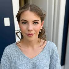 High pony, but make it fancy 💫 @esbridal . . #pony #bridalhmua  #ontariobrides #ontarioweddings #bridalmakeupartist #bridalmua #weddinghair  #bridesmaid #bridesmaidglam #highpony #bridesmaidhair  #kitchenermakeupartist #pecmakeupartist #kingstonmua