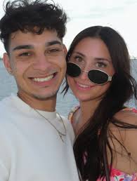 our postcard from paradise 💌🌴🌊🌈🐬🦎🦩🌞