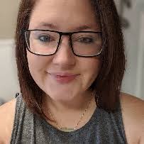 Sarah Beagle's Instagram, Twitter & Facebook