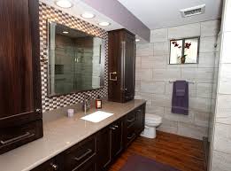Masculine bathroom decorating theme is simple and elegant. 5 Amazing Ideas For A Masculine Look Inspired Bathrooms