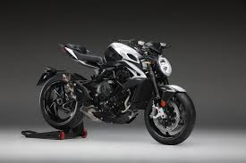 The bike is available in variants. Mv Agusta Brutale 800 Rr Scs And Dragster 800 Rr Scs Motorradreporter