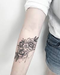 64 pp., oltre 400 disegni in bianco & nero oltre 400 disegni per il tatuaggio rose, fiori di loto, margherite, ibisco, peonie, crisantemi e. Braccio Fiori Tattoo Novocom Top